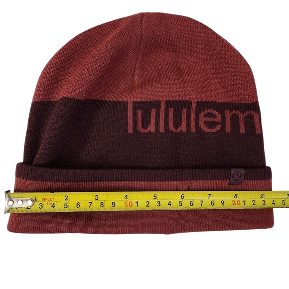 LULULEMON Burgundy Maroon Merino blend Logo Beanie Reversible Knit Hat one size - Picture 9 of 11